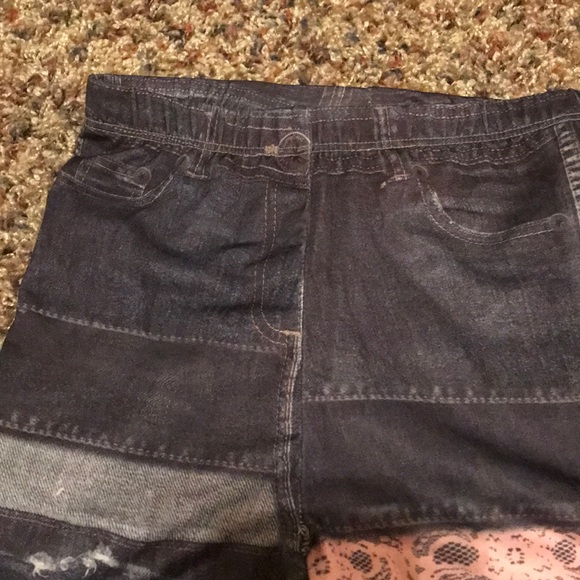 Super cute leggings!! - Picture 2 of 5